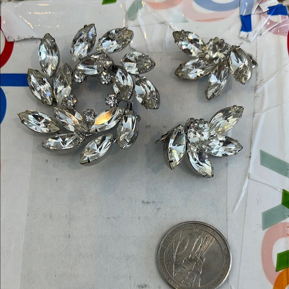 Elegant Silver Crystal Jewelry Set